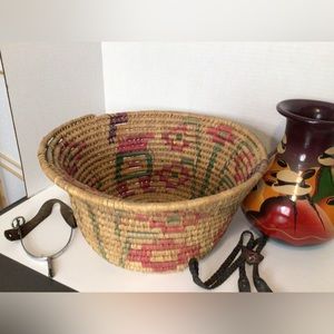 Vintage straw hand woven basket. Made in Mexico. Western style